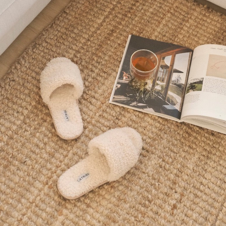 ON SUNDAYS-MINT-20 serves